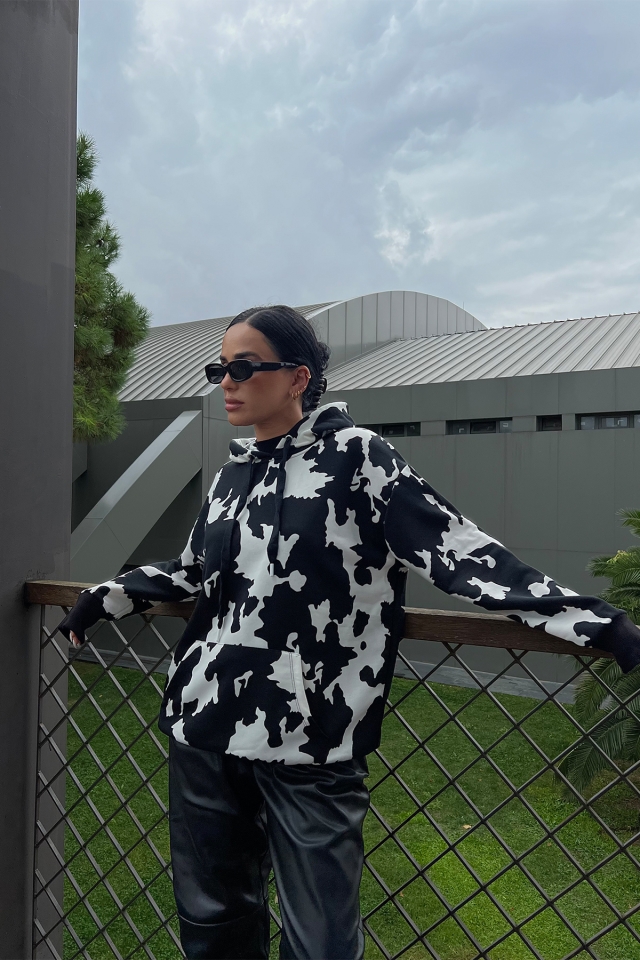 Batic Pattern Hooded Sweat ATE2049