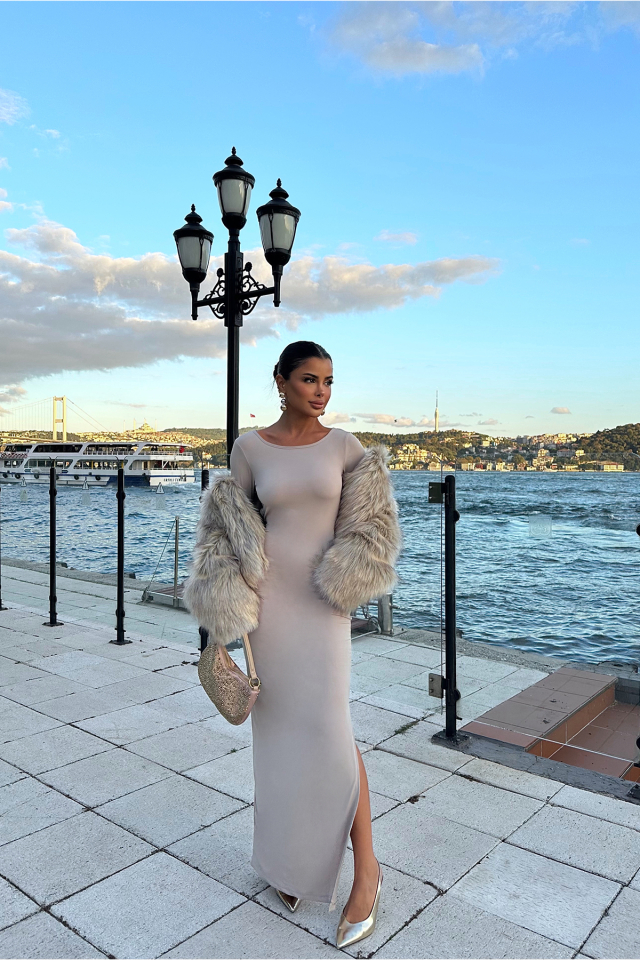 Bej Sırtı Bağlamalı Uzun Elbise ATE8497 - EYYO