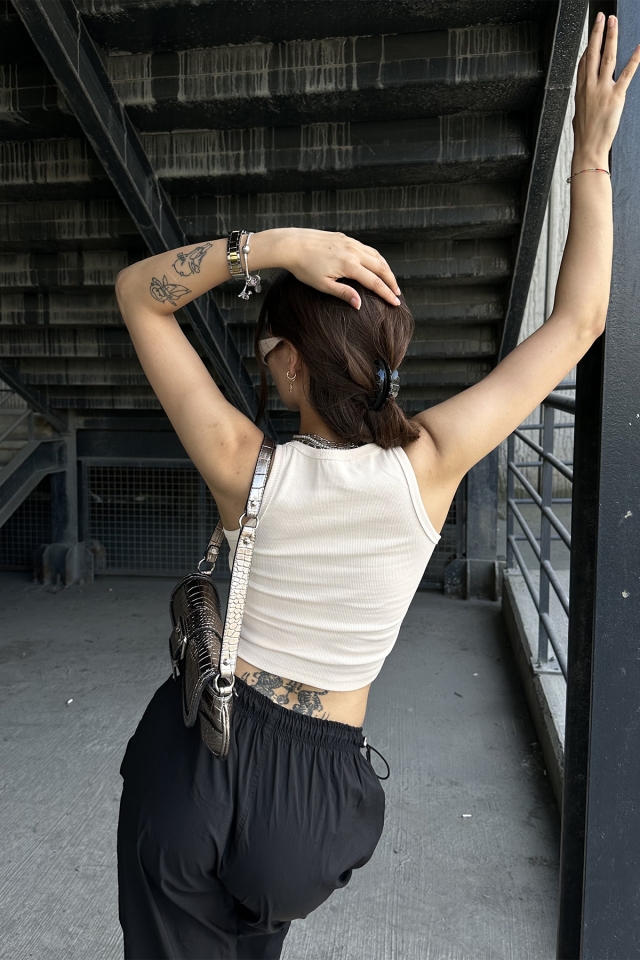 Beyaz Amour Parıs Yazılı Crop Top ATE7318