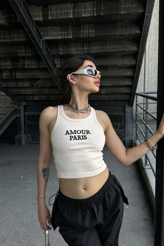 Beyaz Amour Parıs Yazılı Crop Top ATE7318