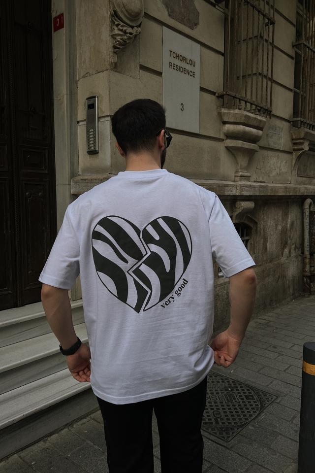 Beyaz Arkası Baskılı Tişört ATE4464 - EYYO