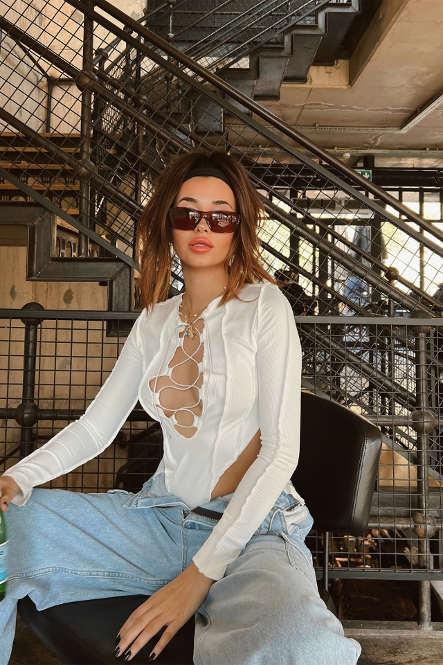 Beyaz Bağlamalı Badysuit ATE3303