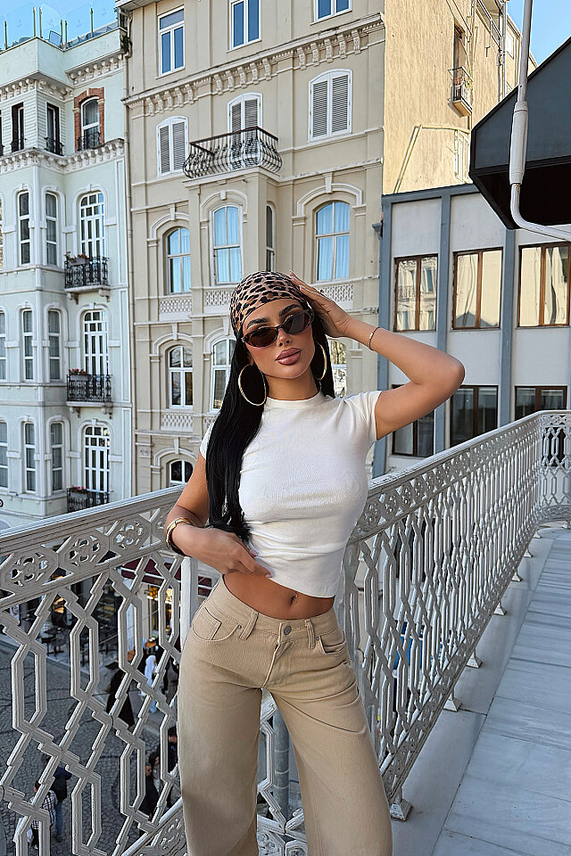 Beyaz Kebo Crop Top