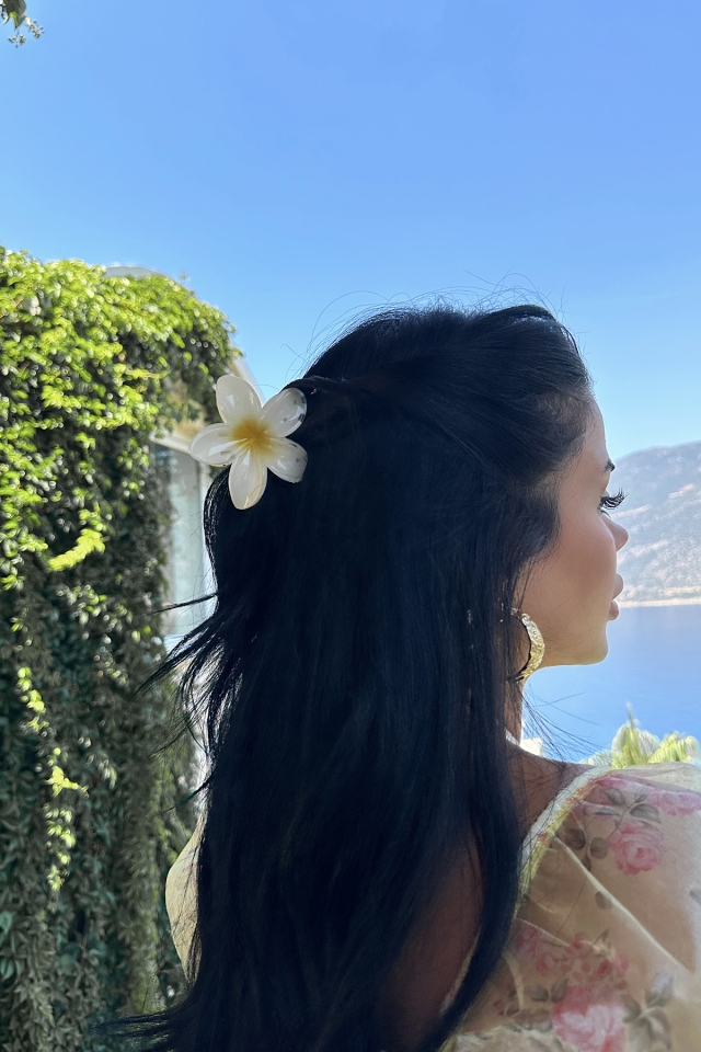 Beyaz Çiçekli Lotus Toka ATEL2214