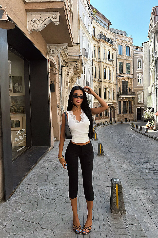 Beyaz Dantel Detay Basic Crop Top