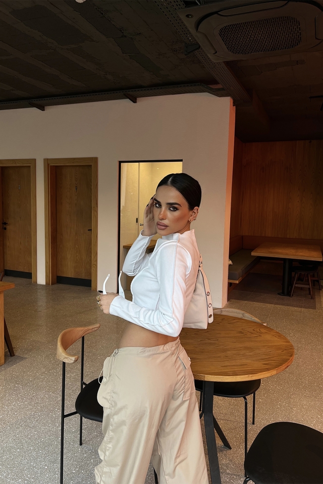 Beyaz Dikiş Detay Crop Top ATE4341