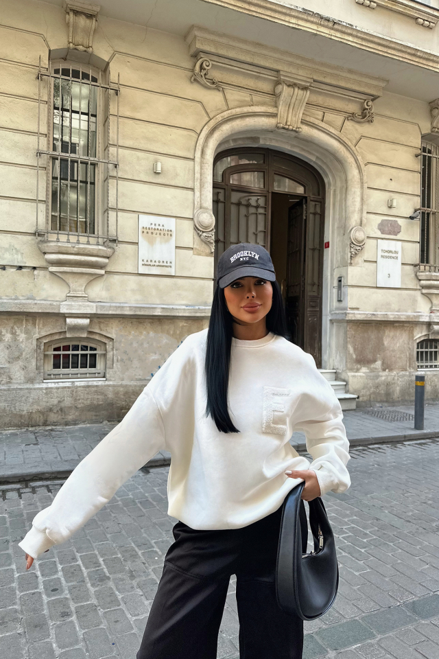Beyaz E Nakışlı Sweat ATE-0707