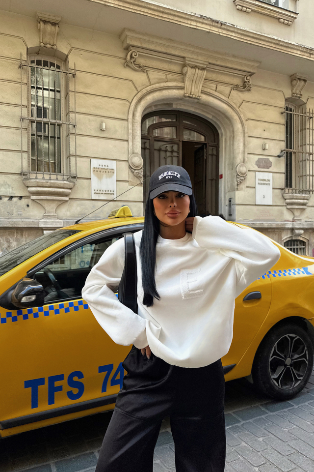 Beyaz E Nakışlı Sweat ATE-0707
