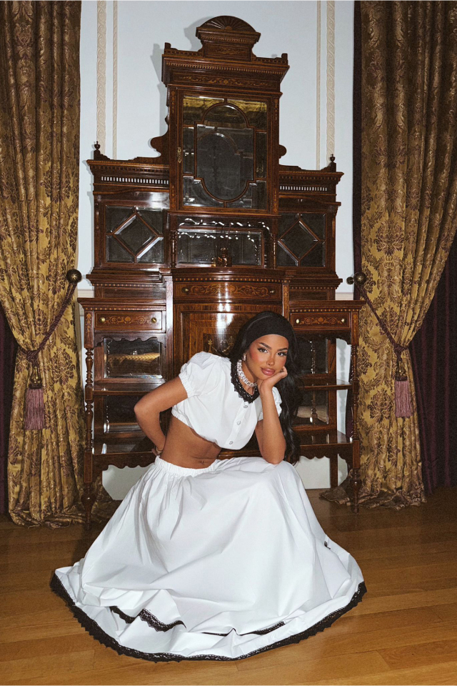 Beyaz Romina Takım ATE-1976 - EYYO