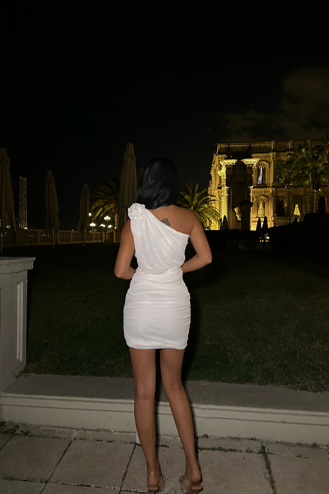 Beyaz Gül Detay Mini Elbise ATE8610