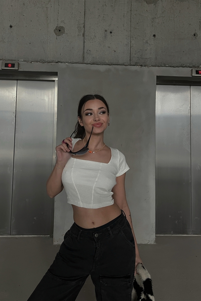 Beyaz Kare Yaka Crop Top ATE4353