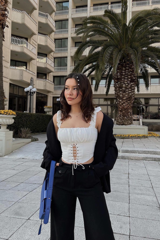 Beyaz Önden Bağlamalı Crop Top ATE3914