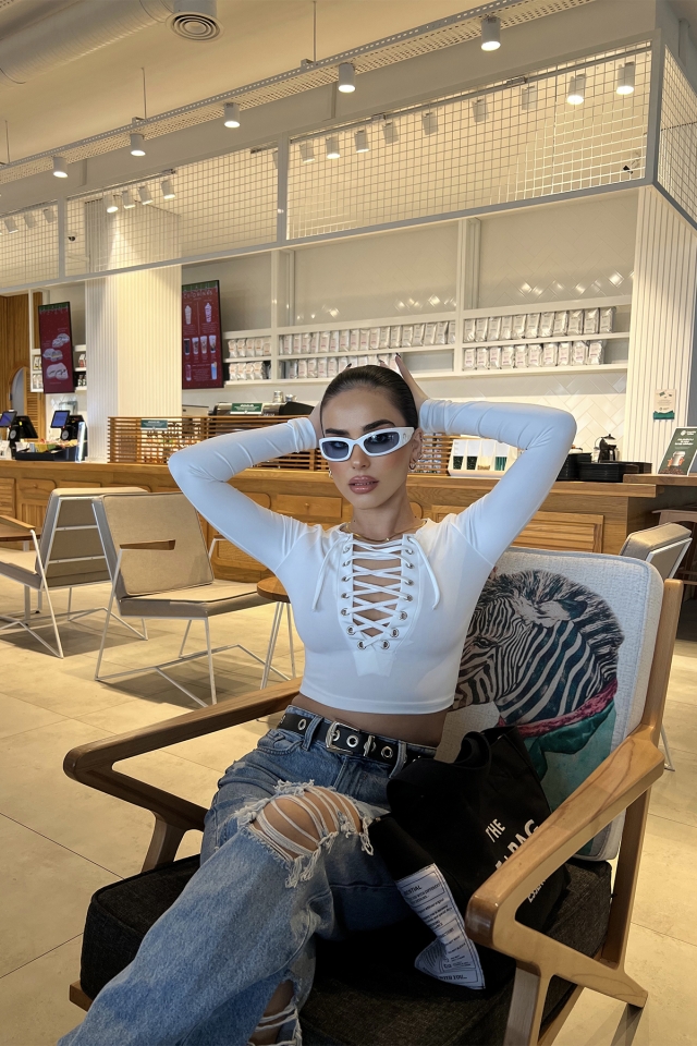 Beyaz Önden Bağlamalı Crop Top ATE4748