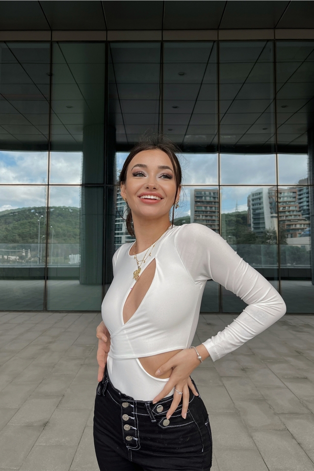 Beyaz Pencere Detay Bodysuit ATE4367