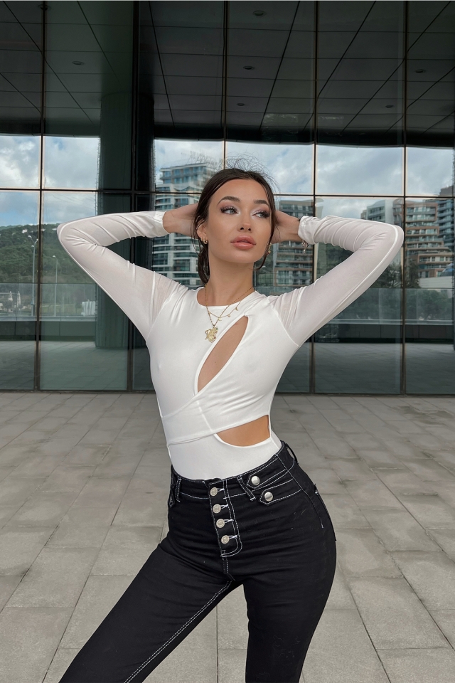Beyaz Pencere Detay Bodysuit ATE4367