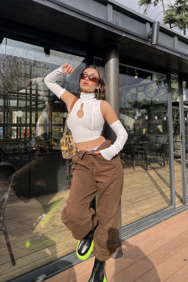 Beyaz Pencere Detay Crop Top ATE3066