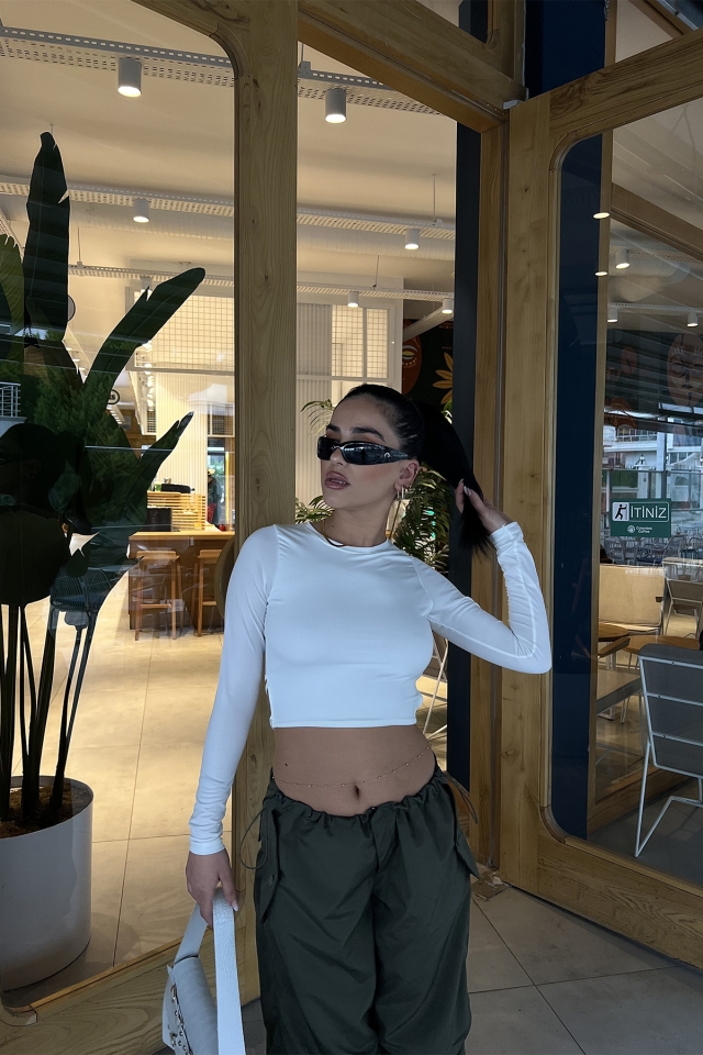 Beyaz Sırt Detay Basic Crop Top