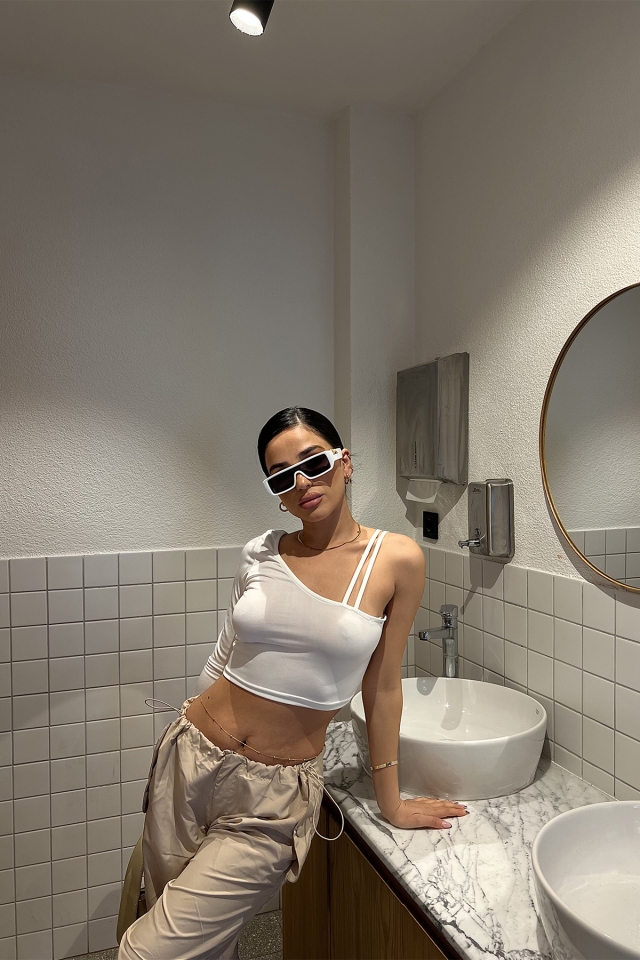 Beyaz Tek Kol Crop Top ATE3267
