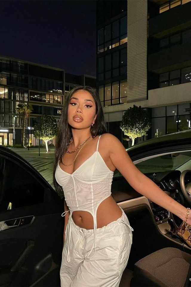 Beyaz Tül Detay Askılı Crop Top ATE3820