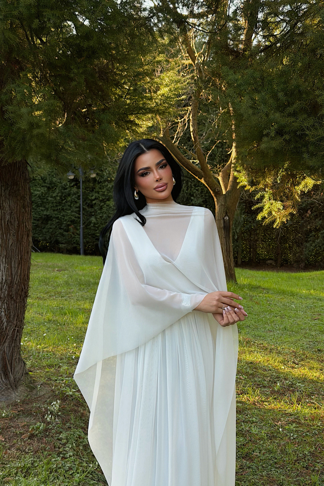 Beyaz Marika Elbise