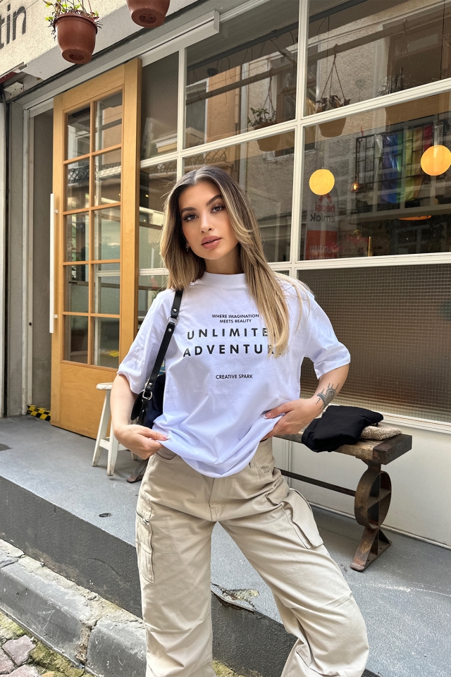 Beyaz Unlımıted Adventure Yazılı Tişört ATE6075