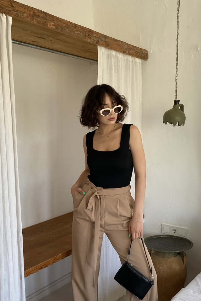 Black Basic Strapped Crop Top ATE1412