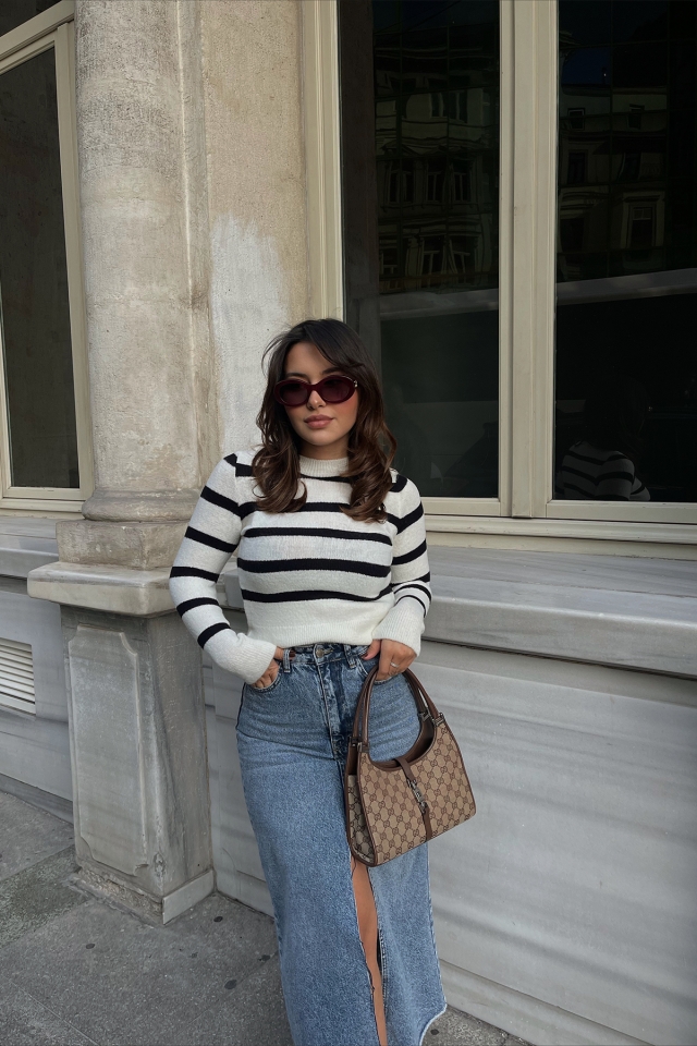Cream-Black Lined Sweater ATE2383