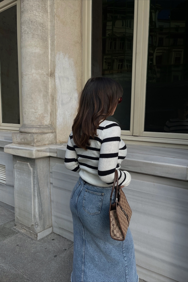 Cream-Black Lined Sweater ATE2383