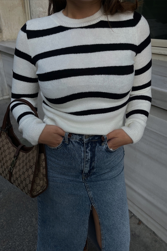 Cream-Black Lined Sweater ATE2383