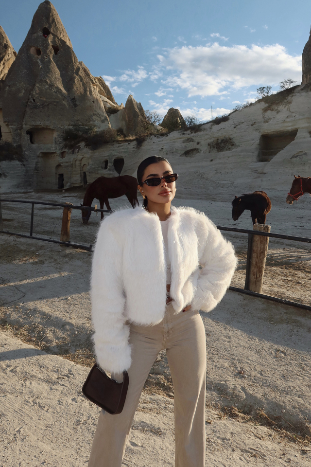 Ekru Leroy Kürk ATE-1709 - EYYO