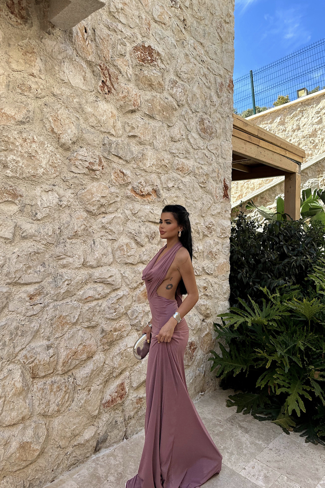 GÜL KURUSU PAMELLA SIRT DEKOLTE UZUN ELBİSE ATE-0996 - EYYO