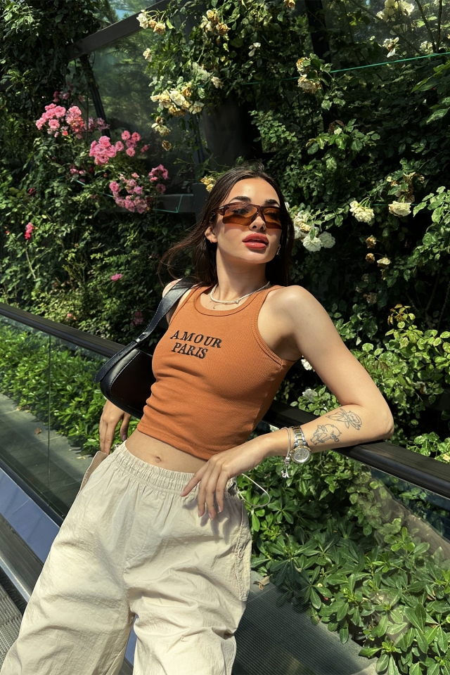 Kahverengi Amour Parıs Yazılı Crop Top ATE7319
