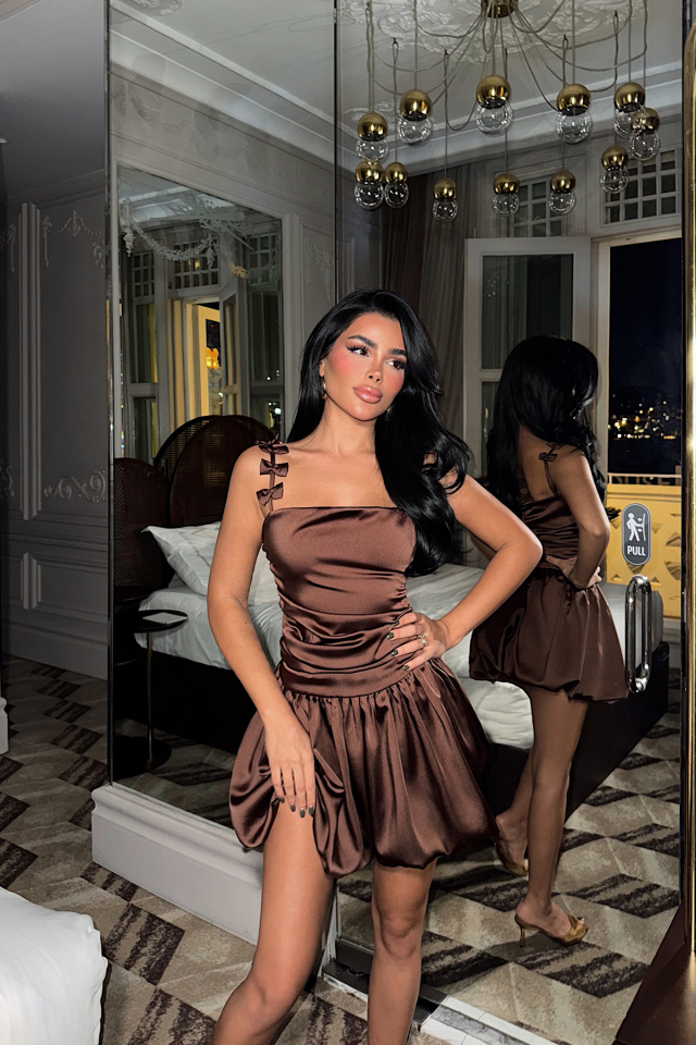 Kahverengi Cecilia Askısı Fiyonk Detaylı Mini Balon Elbise ATE-3340