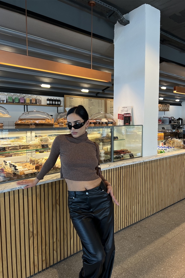 Kahverengi Boğazlı Detay Kazak ATE2939