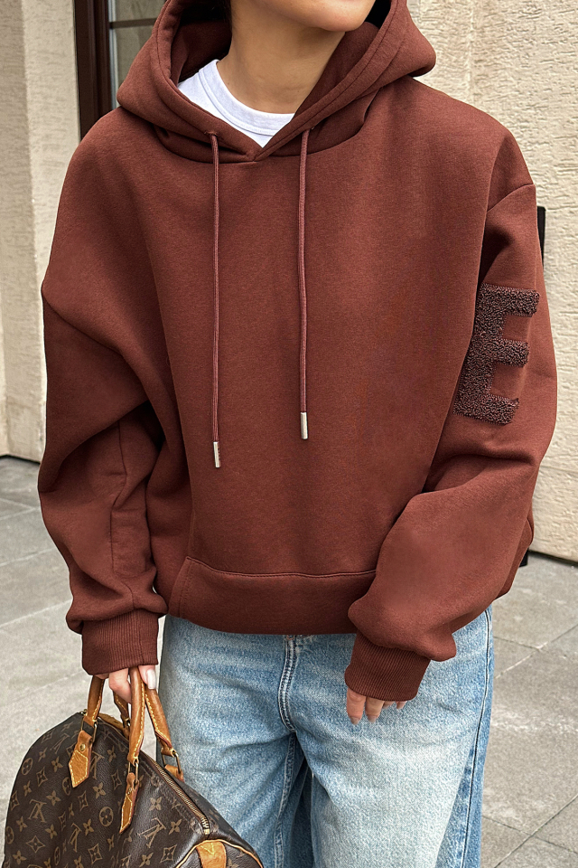 Kahverengi Kapşonlu E Nakışlı Sweat ATE-0755