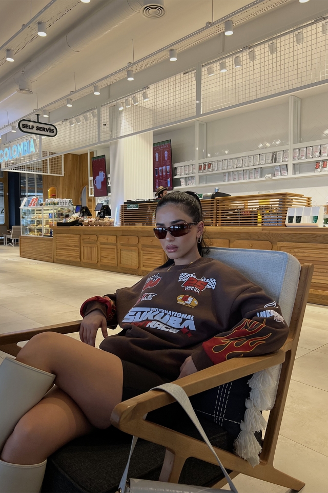Kahverengi Racing Baskılı Sweatshirt ATE2951