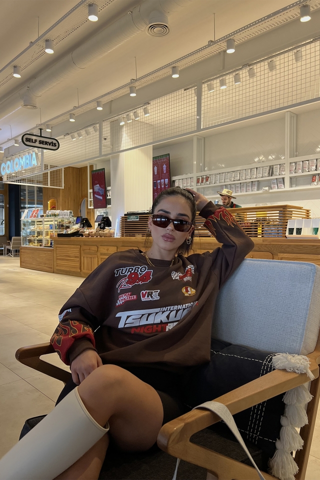 Kahverengi Racing Baskılı Sweatshirt ATE2951