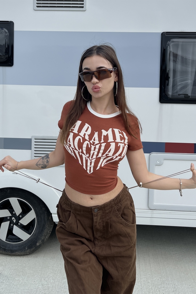 Kiremit Önü Yazılı Crop Top ATE6678