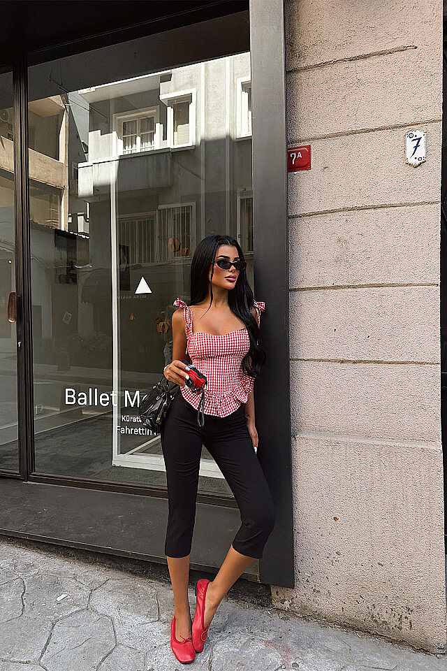 Kırmızı Askılı Crop Top 