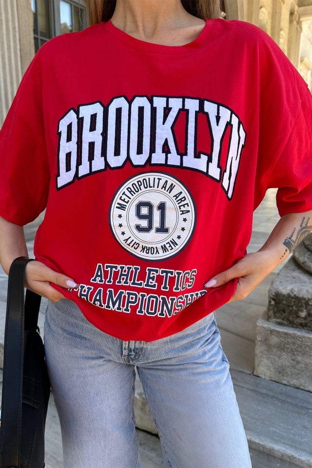Kırmızı Broklyn Yazılı Tişört ATE5305