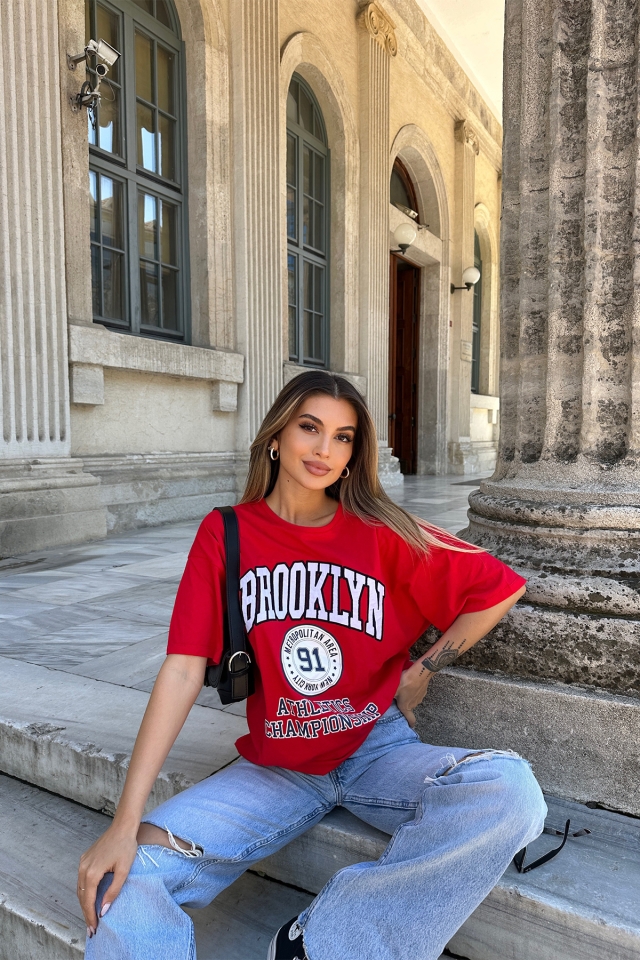 Kırmızı Broklyn Yazılı Tişört ATE5305