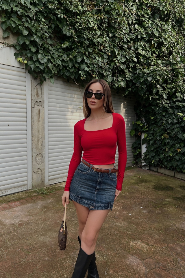 Kırmızı Kare Yaka Crop Top ATE4331 - EYYO