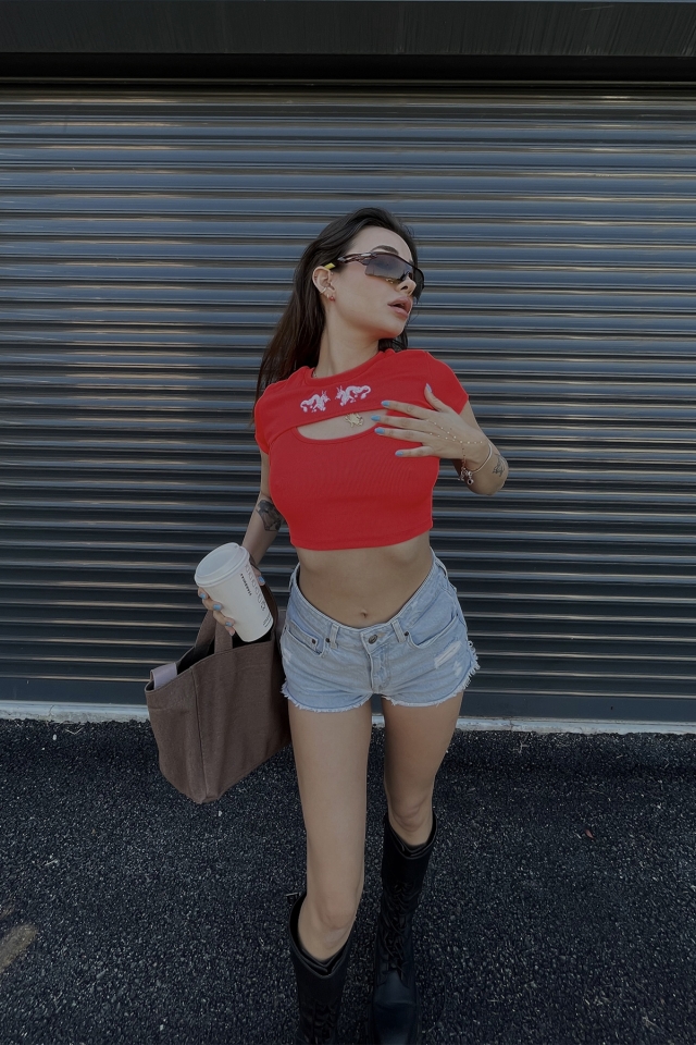 Kırmızı Önü Baskılı Crop Top ATE4962
