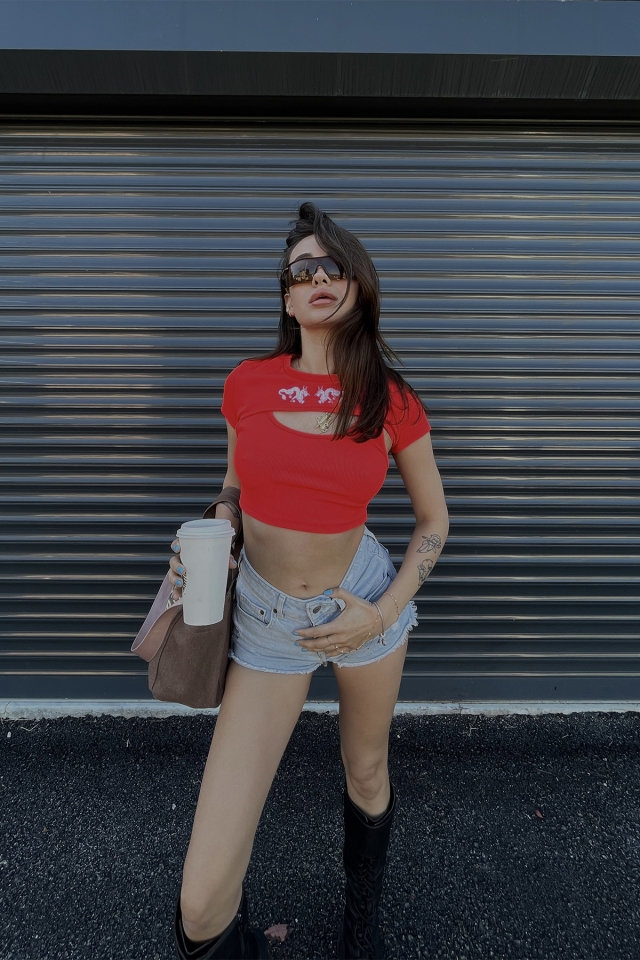 Kırmızı Önü Baskılı Crop Top ATE4962