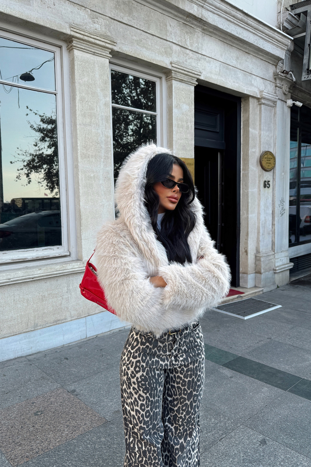 Krem Vania Kapüşonlu Kürk ATE-1809 - EYYO