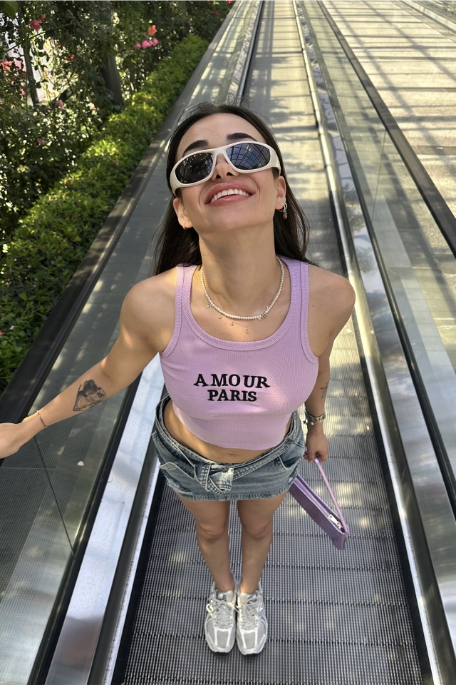 Lila Amour Parıs Yazılı Crop Top ATE7320