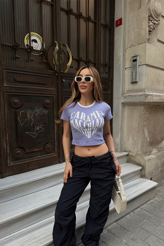 Lila Önü Yazılı Crop Top ATE6541