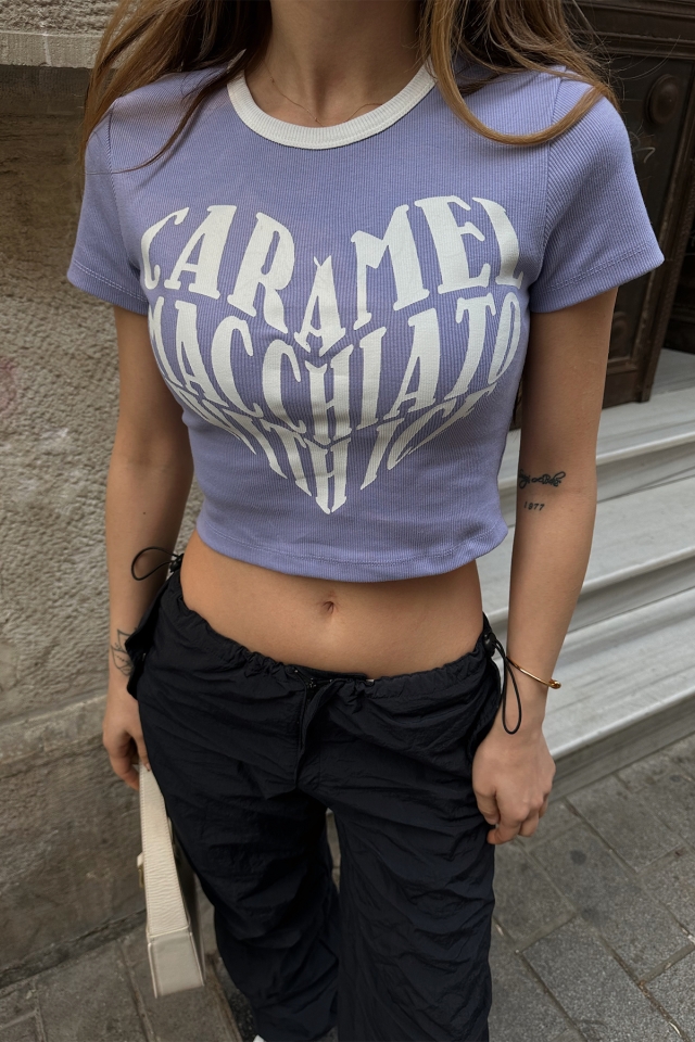 Lila Önü Yazılı Crop Top ATE6541