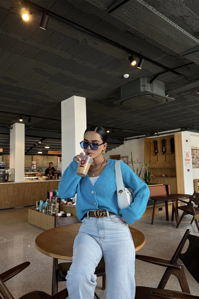 Mavi Önü Düğmeli Hırka ATE2424