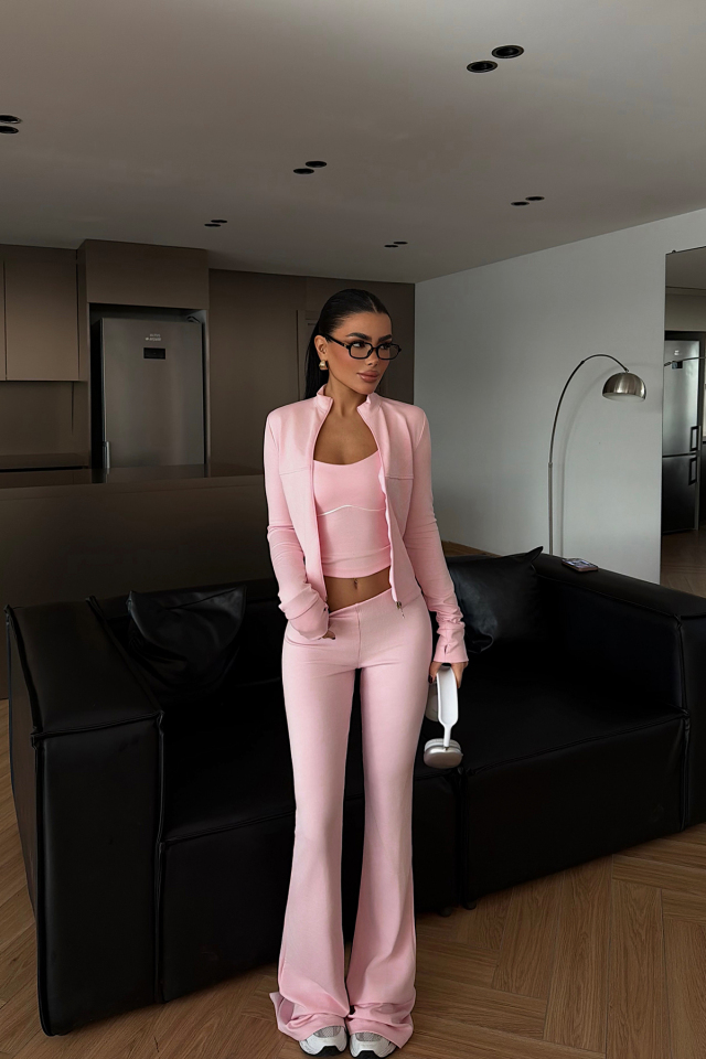 Pembe Clevny Takım